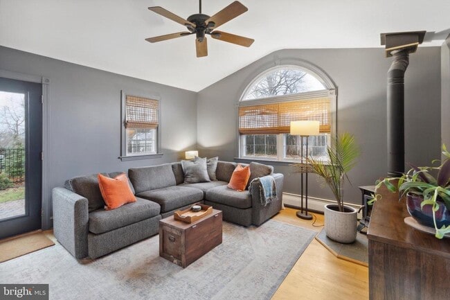 Building Photo - 1420 Lawndale Ave