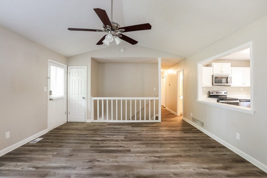Building Photo - 3204 Plymouth Rock Dr