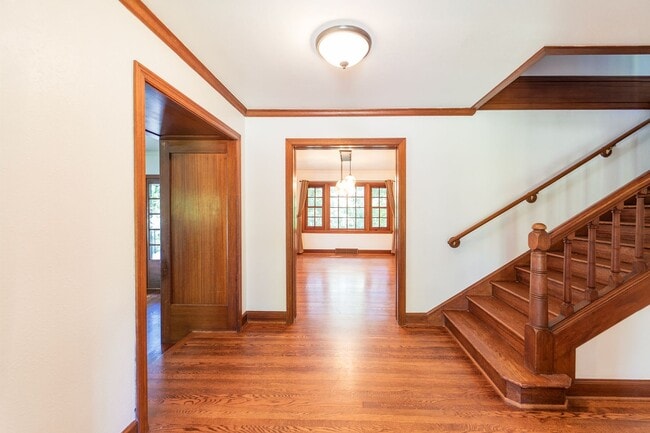 Building Photo - Luxurious Portland Heights home tucked away on a private street on nearly half an acre.