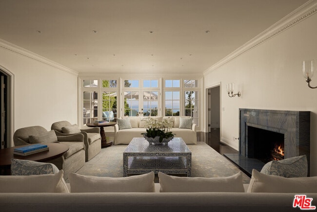 Building Photo - 541 Paseo Miramar