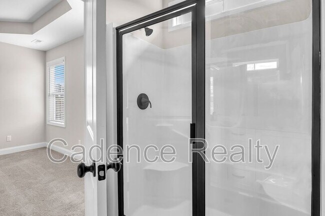 Building Photo - 1633 Grey Cliff Run