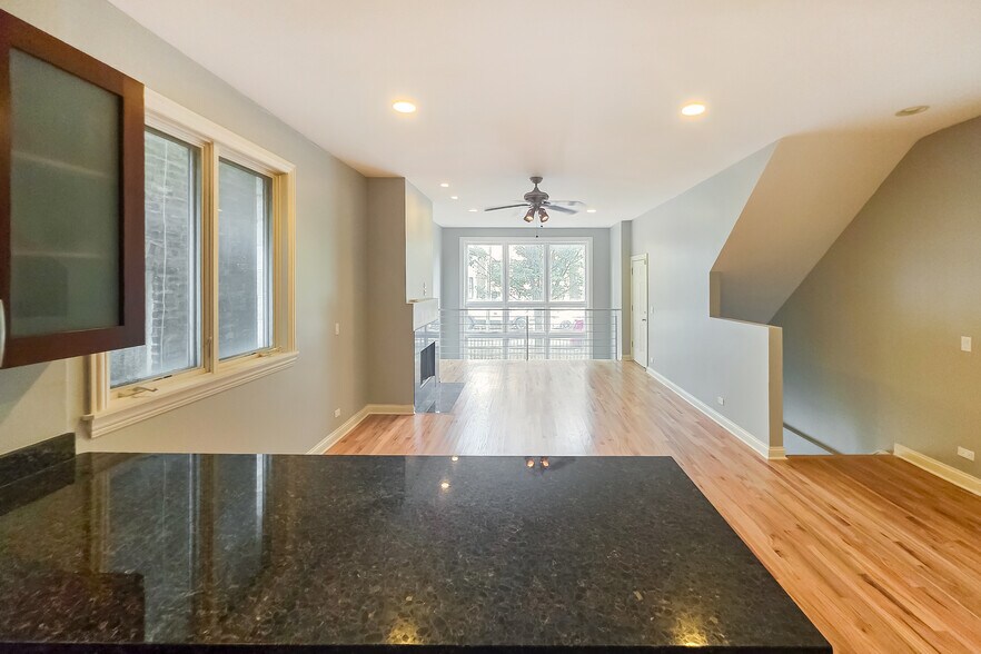 Building Photo - 1007 N Francisco Ave