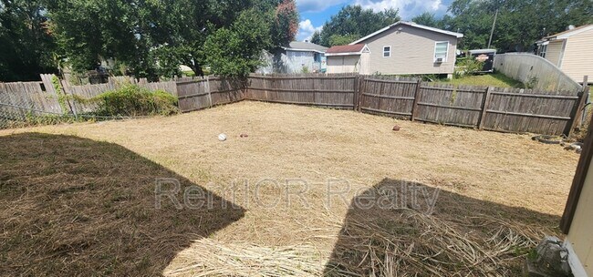Building Photo - 3805 Carraway St