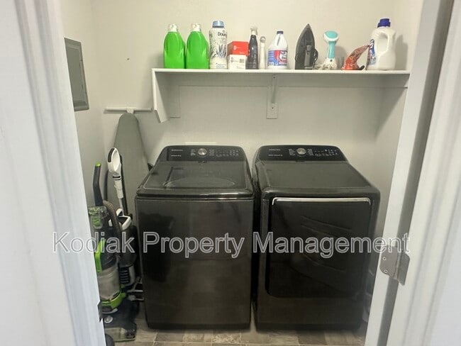 Building Photo - 3656 S Kite St