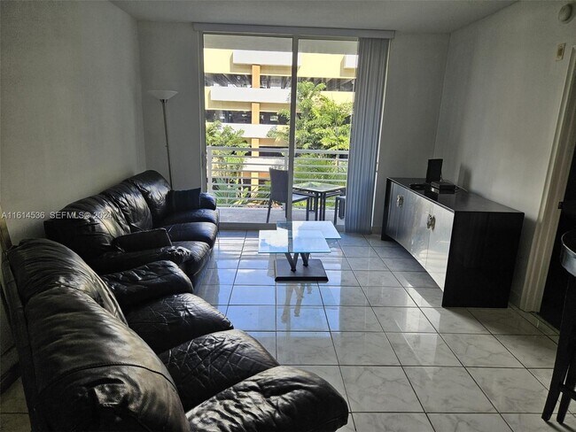 Building Photo - 2775 NE 187th St