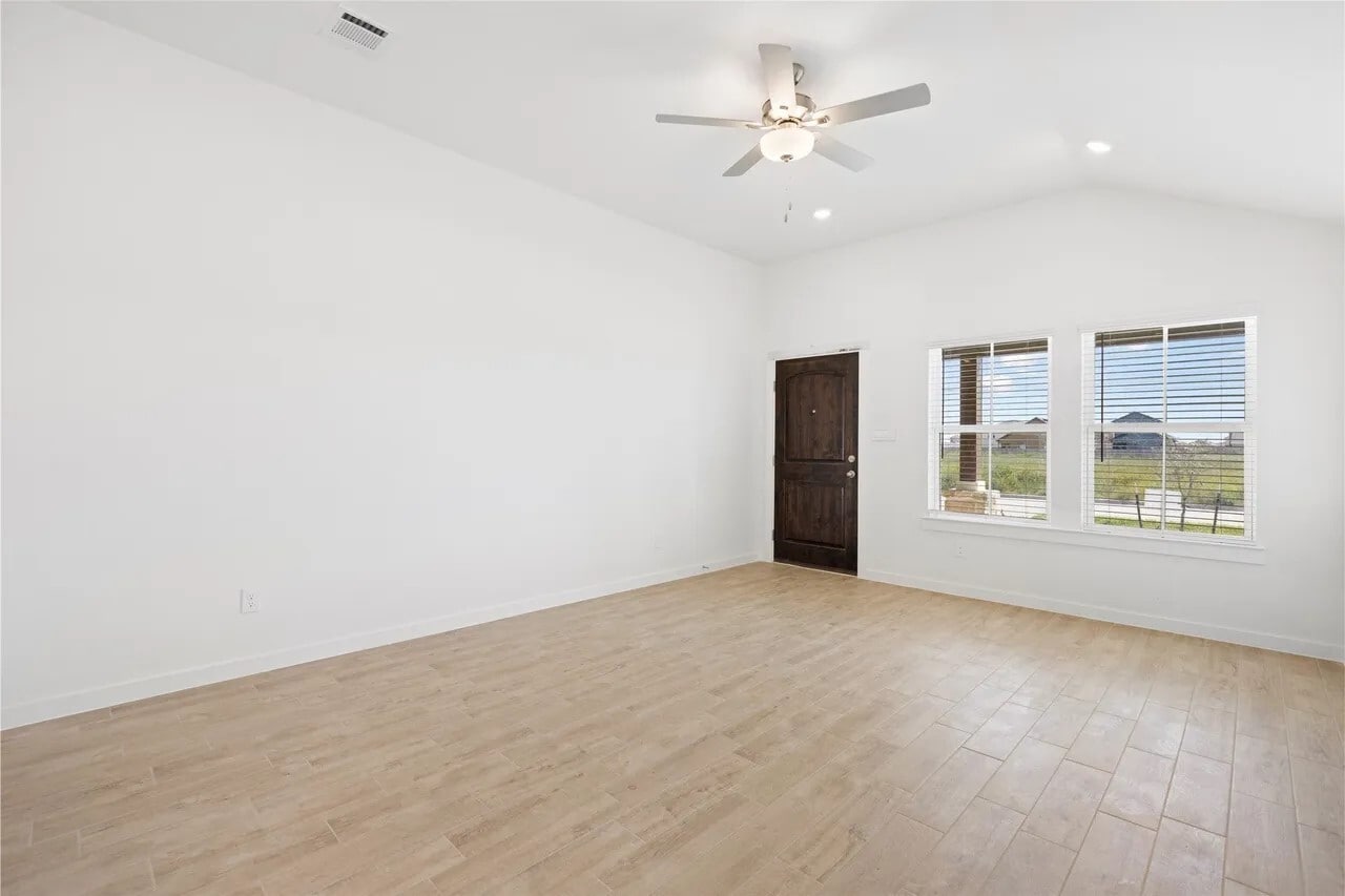 Building Photo - 1127 Santee Ct