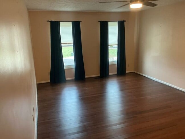 Building Photo - 1851 Foxhollow Dr