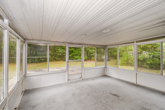 Building Photo - 11042 Bacall Rd W