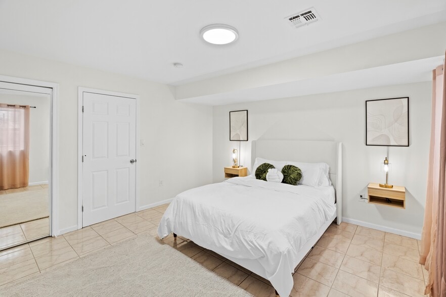 Building Photo - 303 Arlington Ave