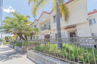 Building Photo - Stunning 2 Bedroom Townhouse in a Peaceful Neighborhood