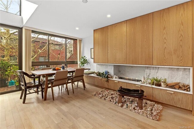 Building Photo - 150 N Bedford Rd