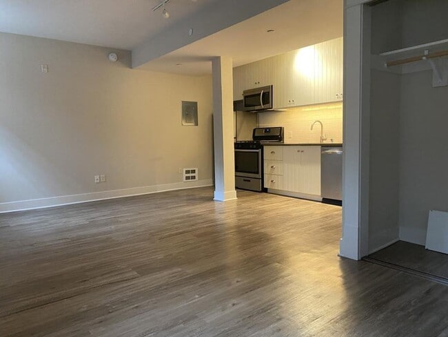 Interior Photo - Roxbury Apartments