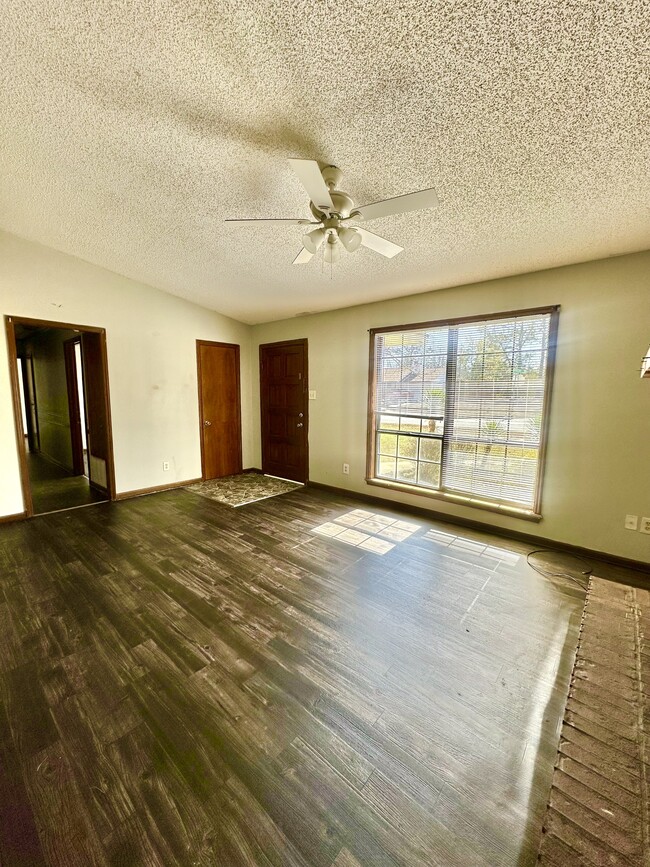 Building Photo - 2014 Arkwright Dr