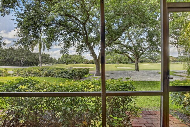 Building Photo - 9101 Jacaranda Ln