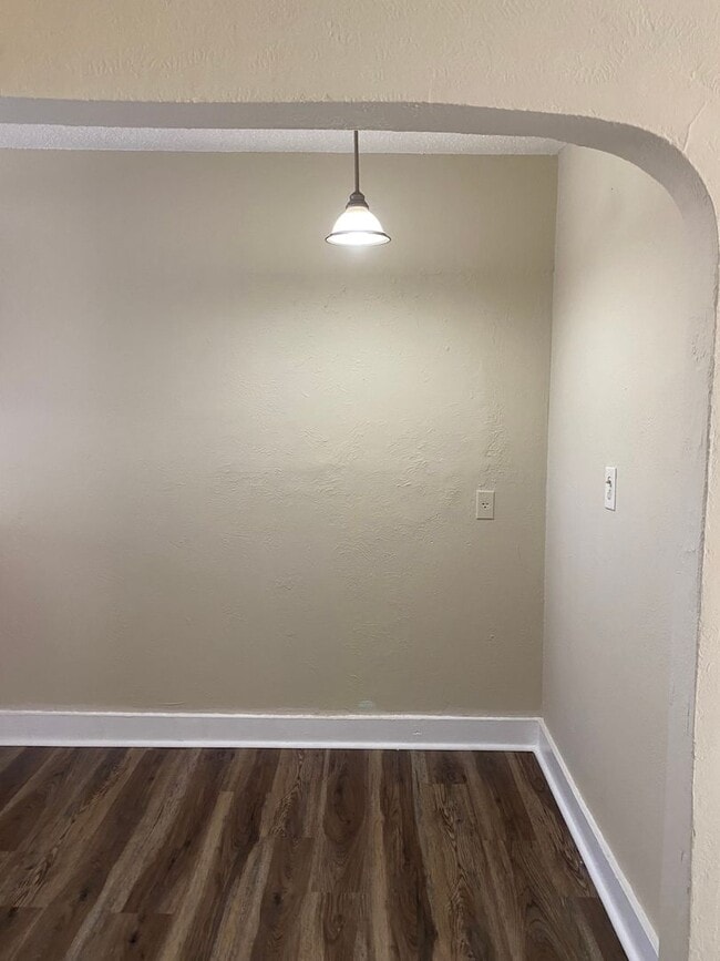 Building Photo - Affordable 2 BR 1 bath House in Branson, MO