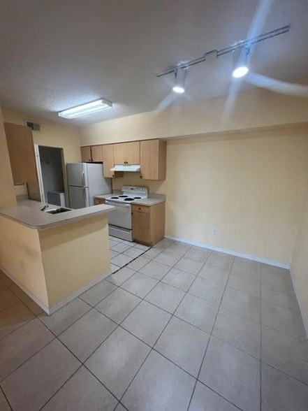 Building Photo - 10282 Fox Trail Rd S