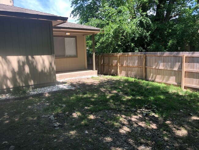 Building Photo - 3702EL