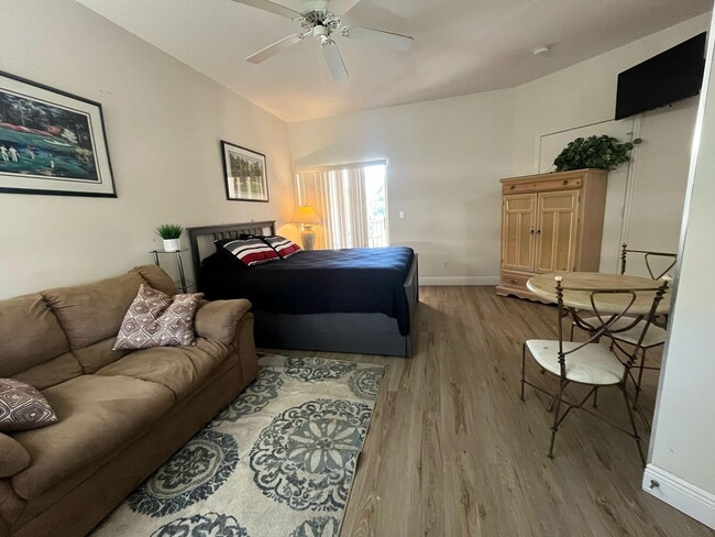 Building Photo - 9841 Perfect Dr