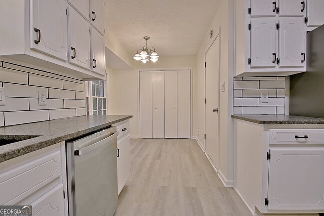 Building Photo - 716 Ebenezer Rd