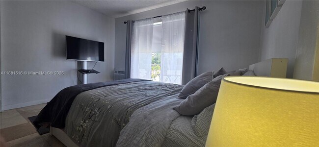 Building Photo - 7904 West Dr