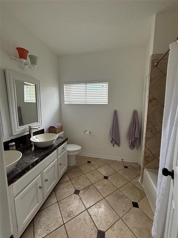 Building Photo - 338 Sailmaster St