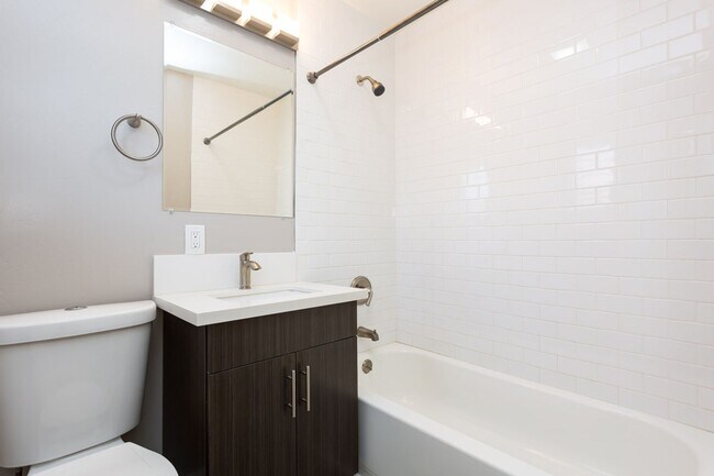 Building Photo - COMING SOON OCTOBER 10th!!! Renovated 2x2 ...