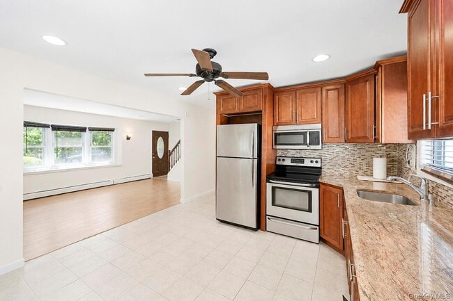 Building Photo - 3173 Roxbury Ln