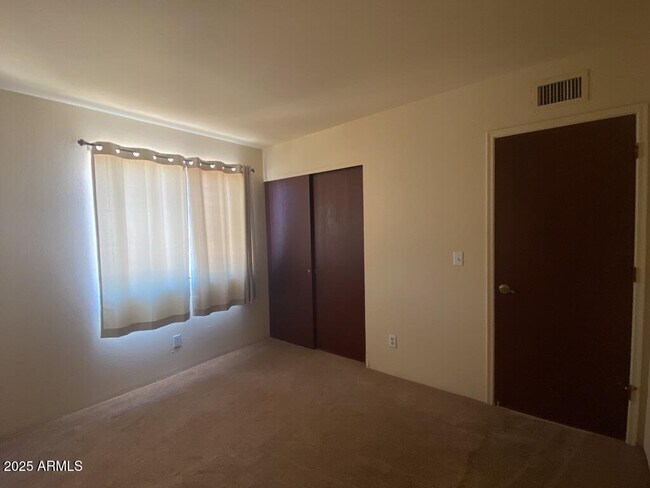 Building Photo - 4305 Ave Palermo