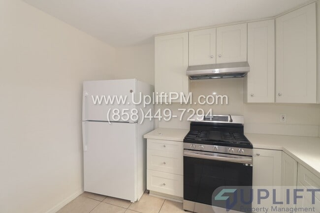 Building Photo - 4 Bedroom 2 Bath Home in the Heart of Mira Mesa.