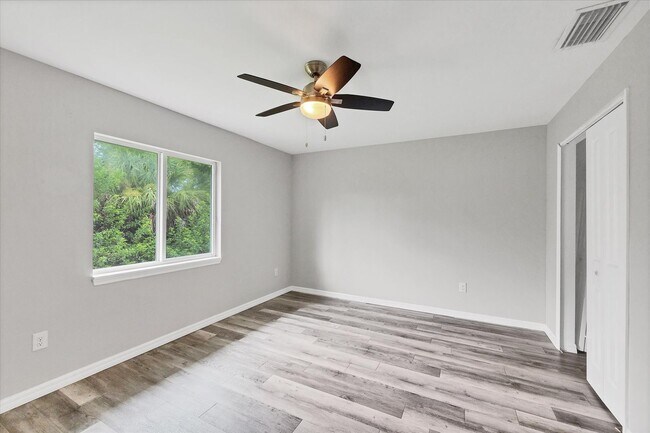 Building Photo - Duplex for rent