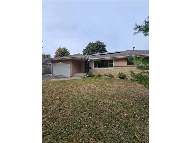 Primary Photo - 3209 Welcome Ave N