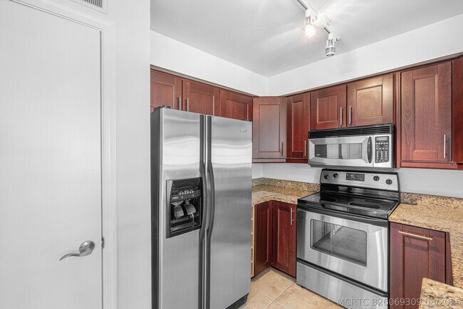 Building Photo - 1345 Crystal Way