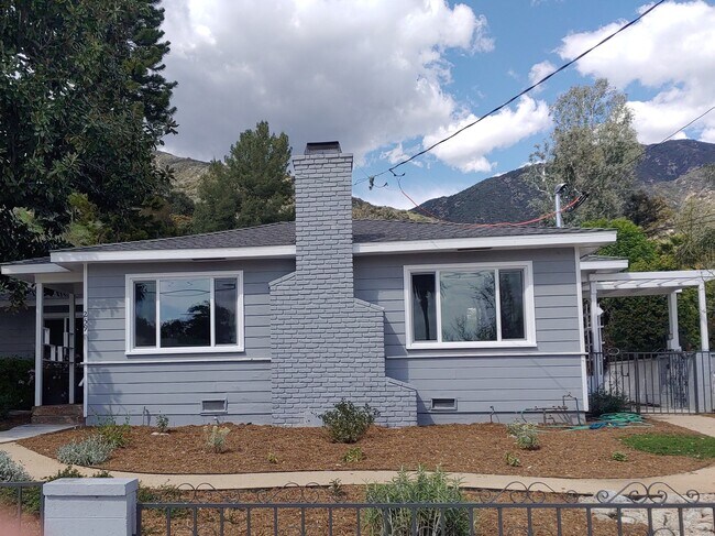 Building Photo - 259-261 Sturtevant Dr