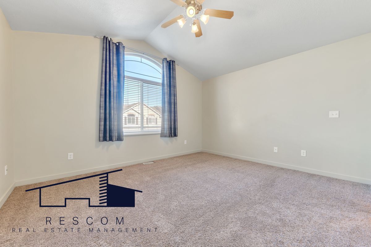 Building Photo - 2042 Evans Cove Loop