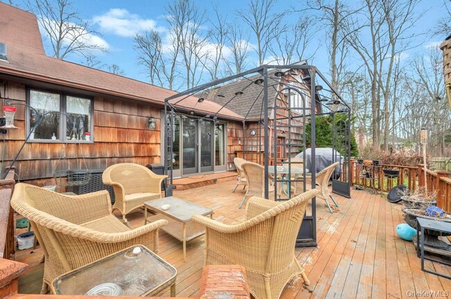 Building Photo - 807 Union Ave