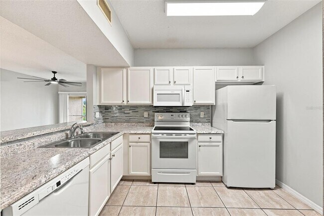 Building Photo - 6421 Cypressdale Dr