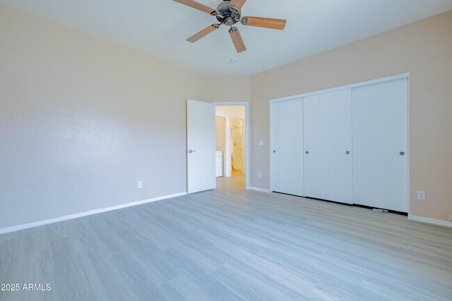 Building Photo - 2723 E Schiliro Cir