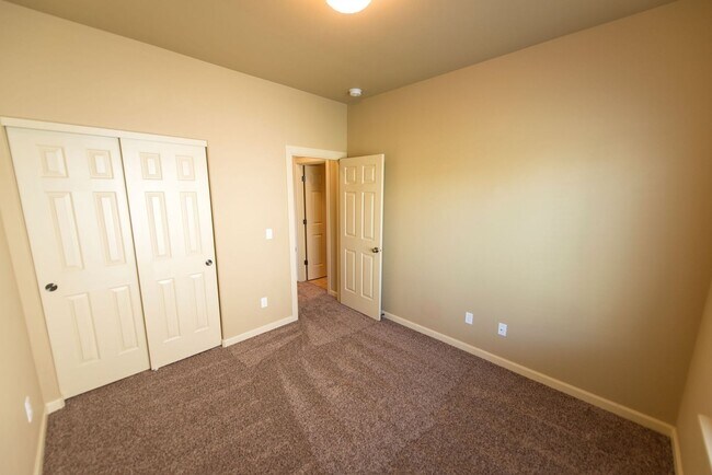Building Photo - Very nice single level home in NE Bend!  P...