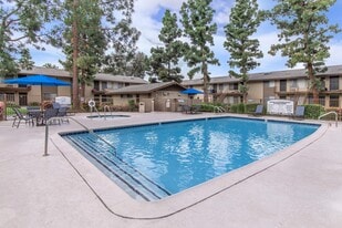 Building Photo - Wateridge Apartment Homes