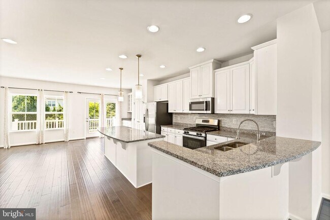Building Photo - 41715 McMonagle Square