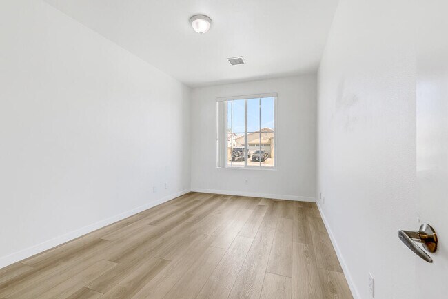 Building Photo - 81441 Avenida Gonzales