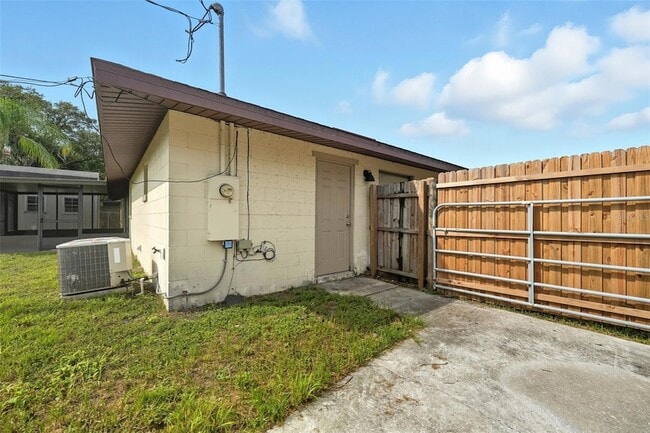 Building Photo - 4405 Almark Dr