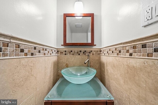 Building Photo - 9416 Holbrook Ln