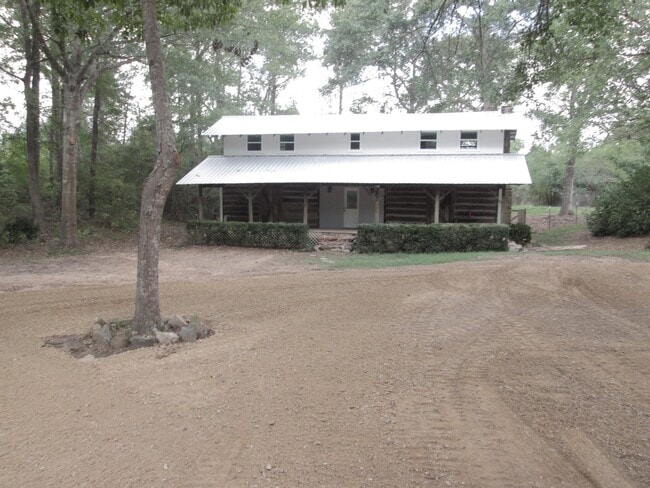 Building Photo - Log cabin