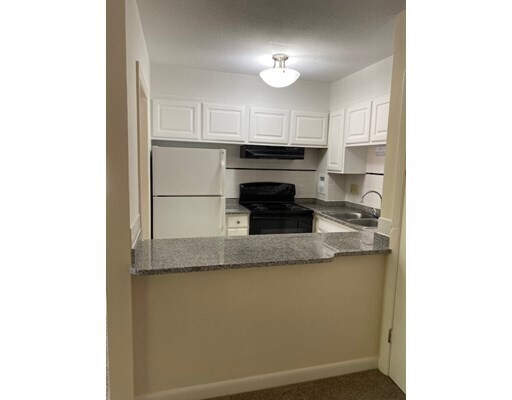 Building Photo - 5 Lakeview Gardens