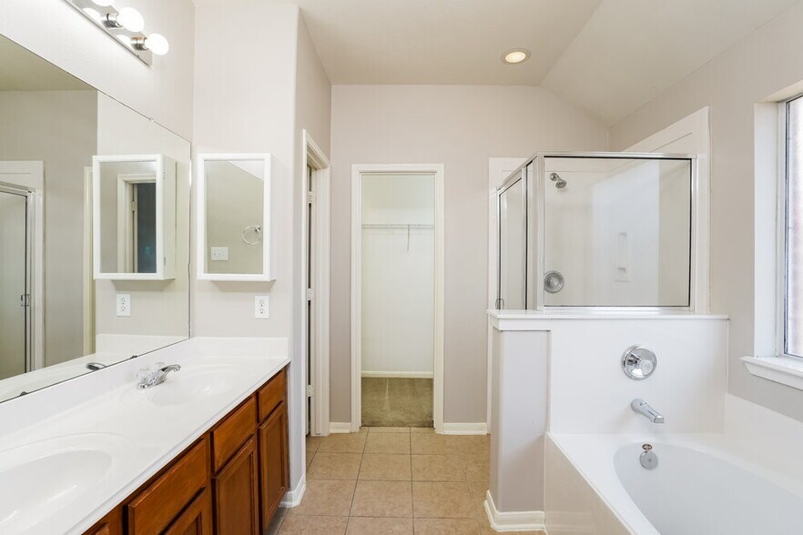 Building Photo - 26019 Chapman Falls Dr