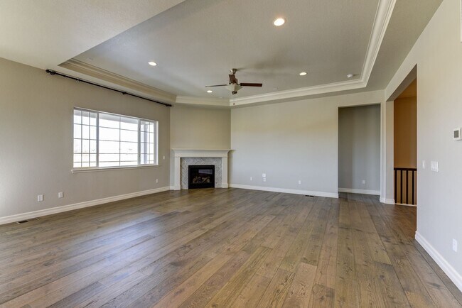 Building Photo - Breathtaking 4 Bedroom 3 Bedroom Ranch Style Home with Finished Basement!!