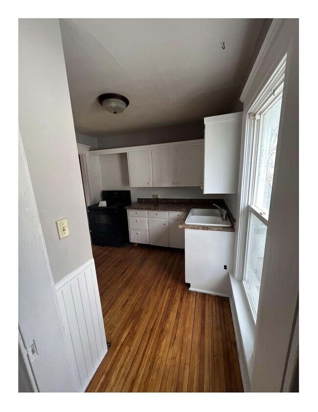 Building Photo - 685 Franklin St