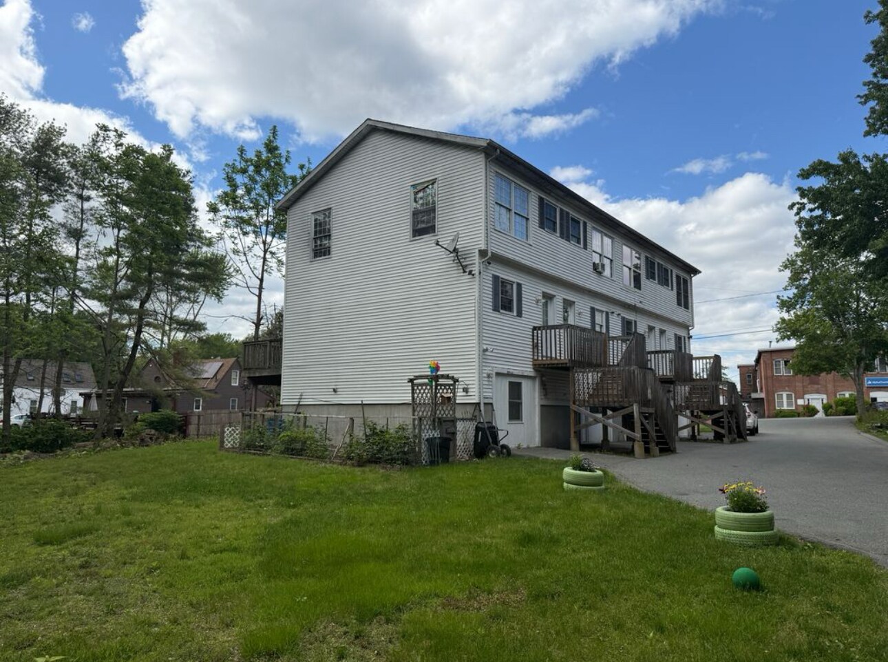 Building Photo - 26 Brock St