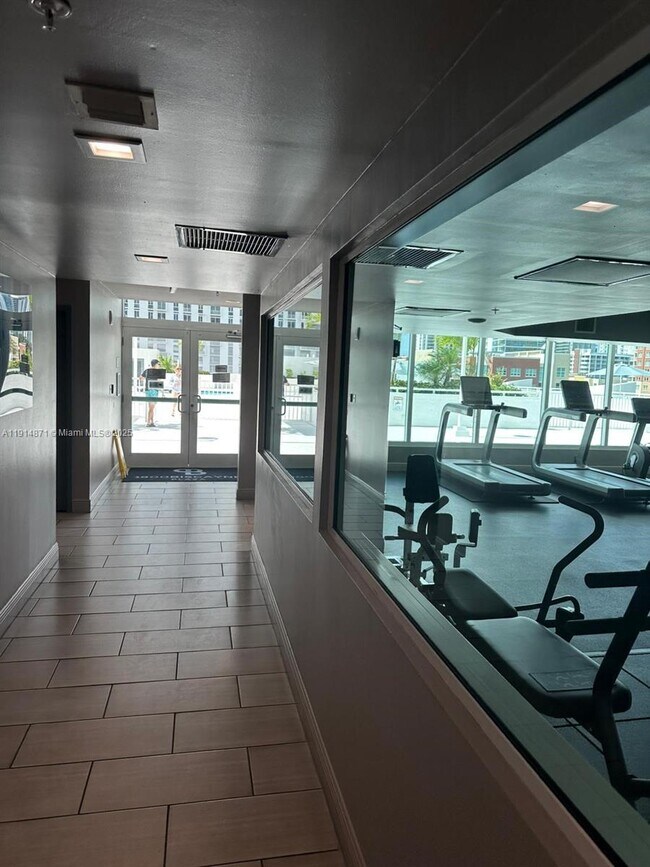 Building Photo - 275 NE 18th St